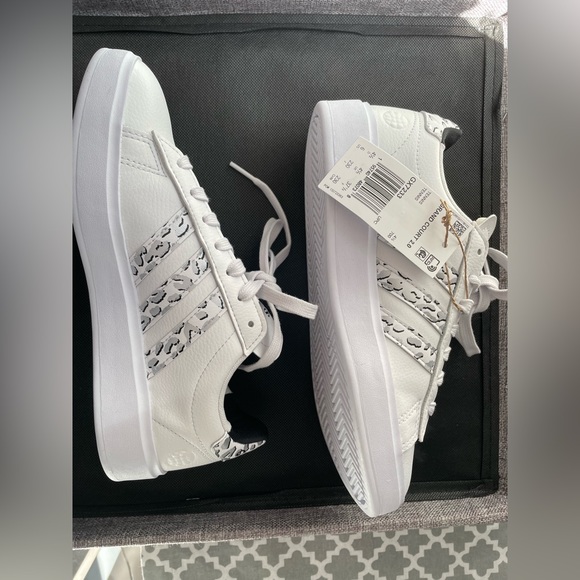 ‼️SOLD‼️ NIB Women Adidas Metallic Animal Print Tennis Sneakers Size 6 - Picture 5 of 9